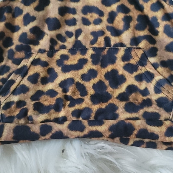 Leopard print sleeveless hoodie and shorts NWOT - Picture 4 of 10
